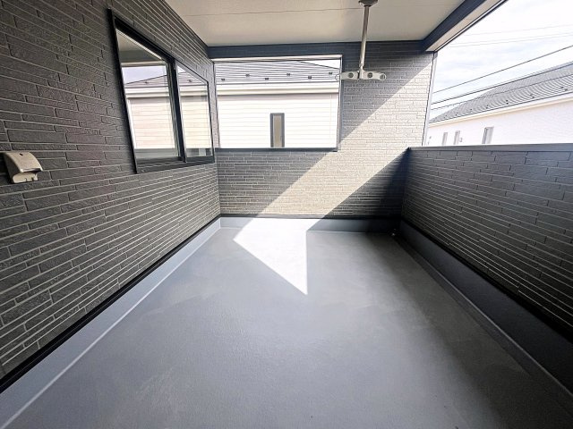 新築戸建・新築建売　二本松市油井第5　油井小・安達中のバルコニー|天候の急な変化にも柔軟に対応できる快適なインナーバルコニー！
