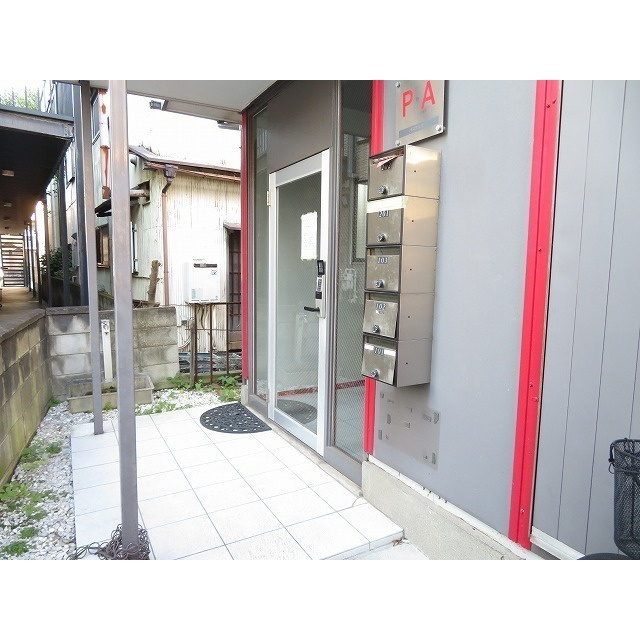 パステル青戸のエントランス|ゆとりのあるエントランスです