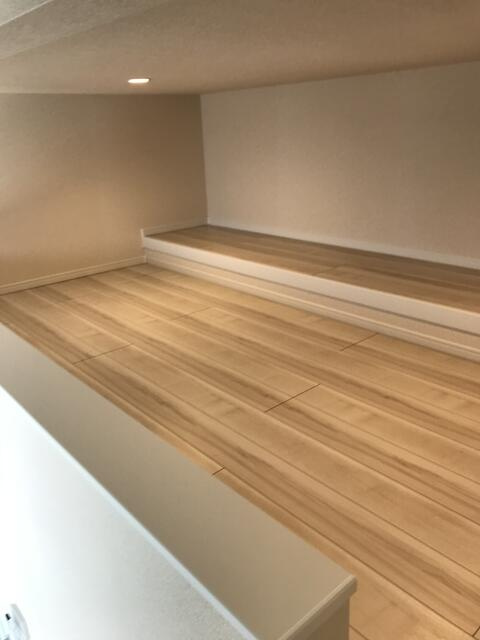 レアージュ平井の内装|明るい室内です