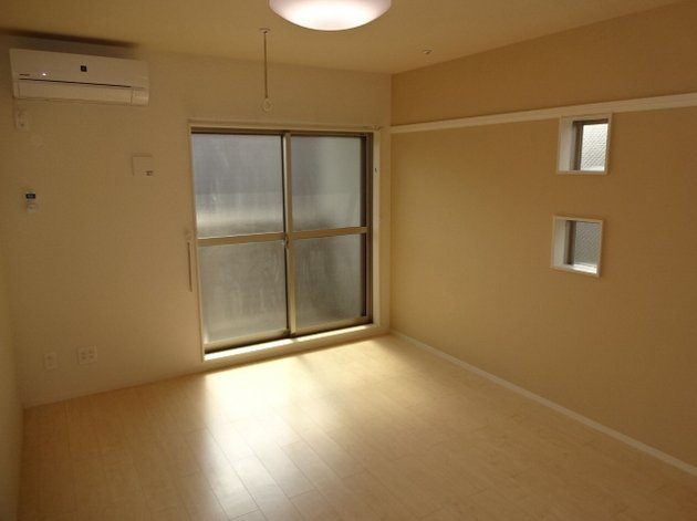 GLANZ　STの居間・リビング|別号室の参考写真です。