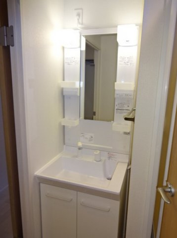 GLANZ　STの独立洗面台|別号室の参考写真です。