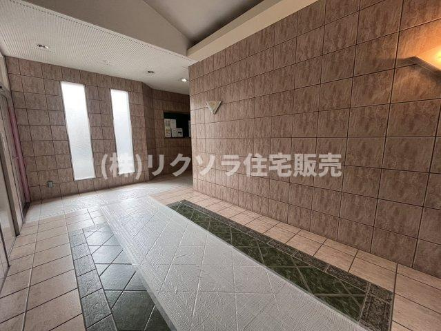 ネオステージ門真のエントランス|■物件内覧・資金計画相談・住宅ローン相談、リフォーム相談、お問合せ受付中■
※当日・翌日のご内覧、ご相談はお電話でのお問合せがスムーズです！