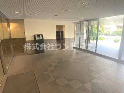 【エントランス】 | ヴィルヌーブ新所沢 | オートロック付き