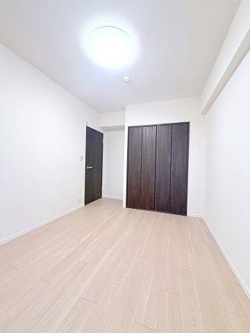 アドヴァンス鶴見アネックスの洋室