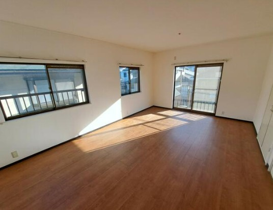 【中古】日高市武蔵台リフォーム中古住宅の洋室|ゆとりある洋室