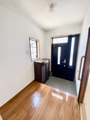 【玄関】 | 紀三井寺戸建