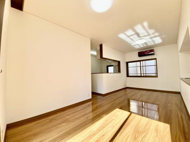 【居間・リビング】 | 紀三井寺戸建