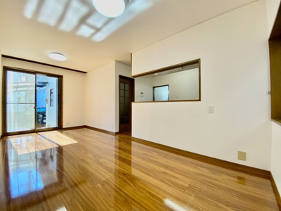 【居間・リビング】 | 紀三井寺戸建