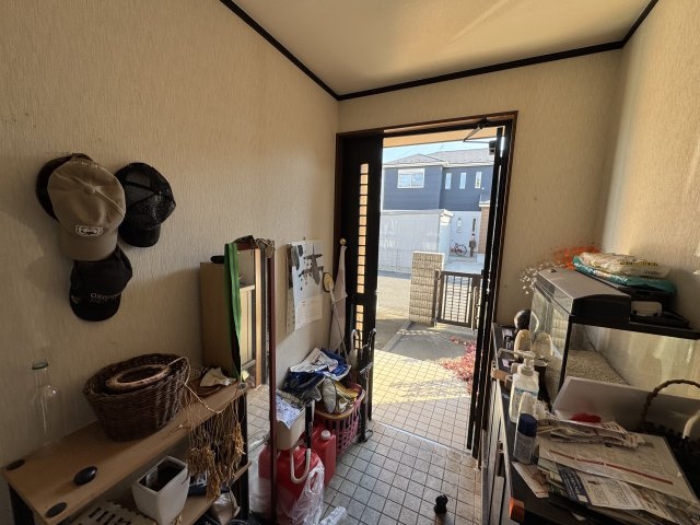 -三丁目不動産-　熊谷市拾六間　平成7年築の玄関