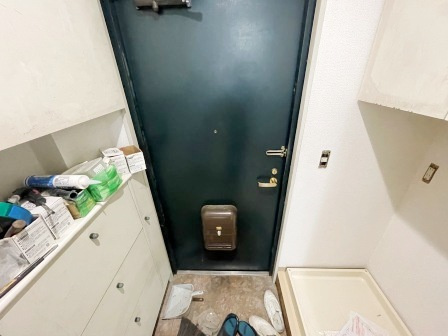 ノーブルイズミの玄関|リノベーション中