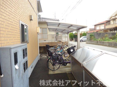 【その他共用部分】 | クレスト　壱番館 | 屋根付き駐輪場