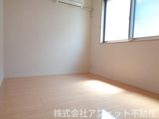 【寝室】 | クレスト　壱番館 | 洋室5.6帖