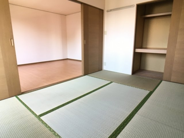 【寝室】 | パルテノンロイヤルB(パルテノンロイヤルビー)