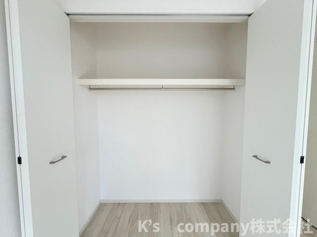 ◎茅ヶ崎市今宿　新築戸建　1号棟の収納|洋室5.3帖の収納スペース◇