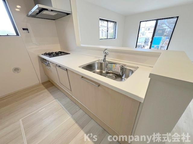 ◎茅ヶ崎市今宿　新築戸建　1号棟のキッチン|リビングにいるご家族を感じながらお料理ができるカウンターキッチン☆