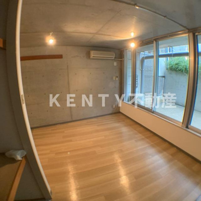 【居間・リビング】 | ネオコート久が原 | こちらの居間で趣味の時間をお楽しみください