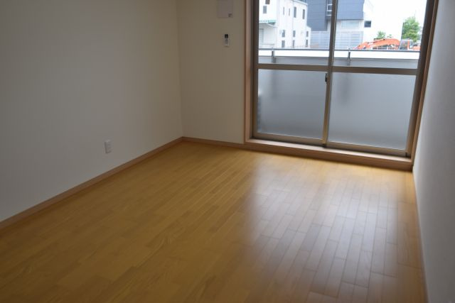 ＬＥＯ四拾八番館の洋室|宅配ＢＯＸあります