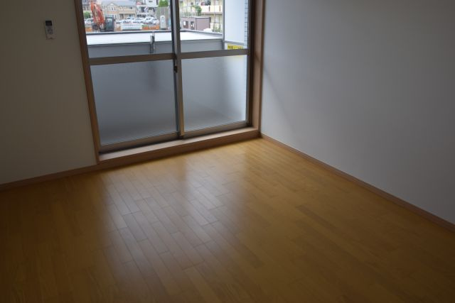 ＬＥＯ四拾八番館の洋室|インターネット使用料無料です