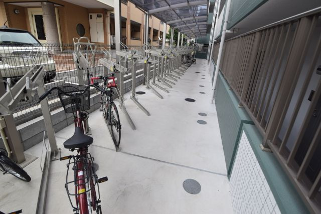 ＬＥＯ四拾八番館のその他共用部分|敷地内に駐輪場あります