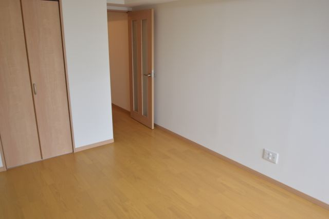 ＬＥＯ四拾八番館の居間・リビング|キレイな居室です