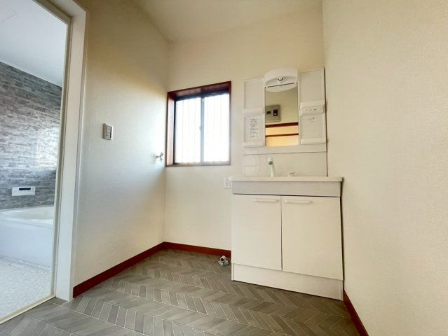 大網白里市富田992の独立洗面台