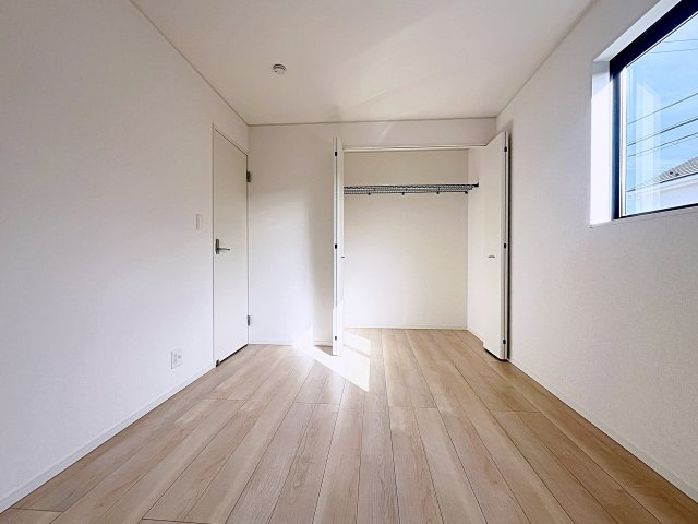 新築戸建・新築建売　二本松市油井第5　油井小・安達中の洋室|居室収納完備！収納が多いとお部屋もスッキリします！