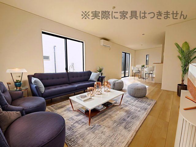 新築戸建・新築建売　二本松市油井第5　油井小・安達中の居間・リビング|画像はバーチャルホームステージングの加工による演出で、実際の家具は付きません。