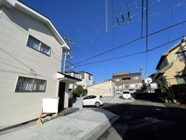 【前面道路含む現地写真】の画像