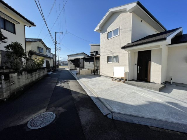 【前面道路含む現地写真】の画像