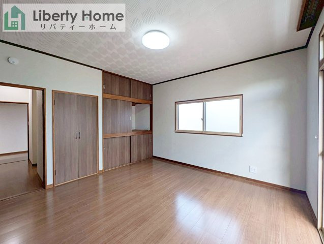 稲敷郡阿見町青宿　中古戸建の洋室