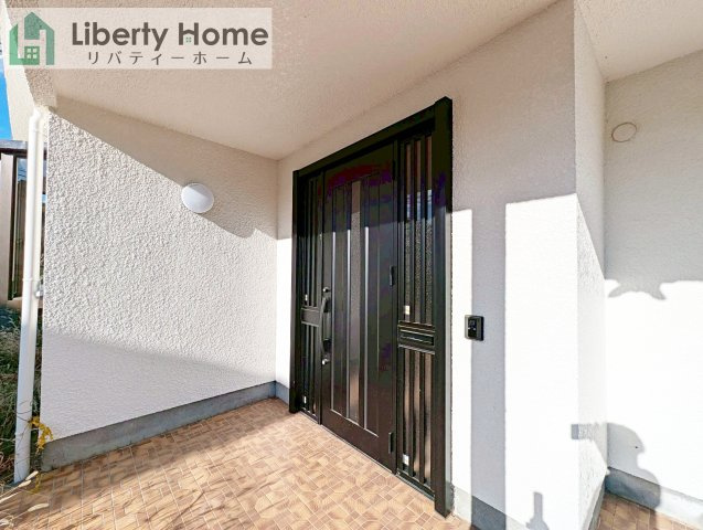 稲敷郡阿見町青宿　中古戸建のエントランス