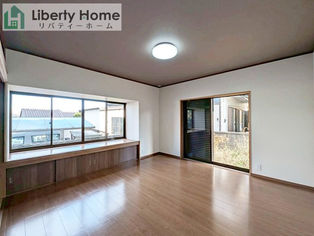 稲敷郡阿見町青宿　中古戸建の洋室