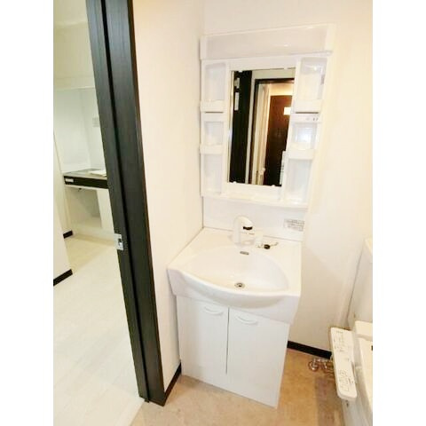 ベイルーム長後の洗面所