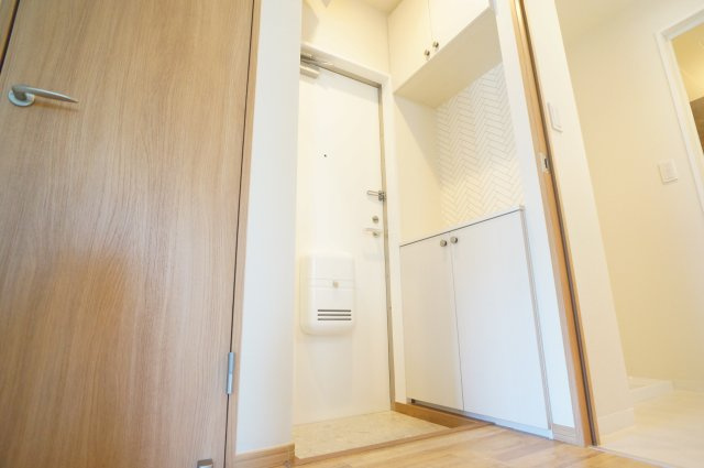 エステートピア学園前Ｂの玄関