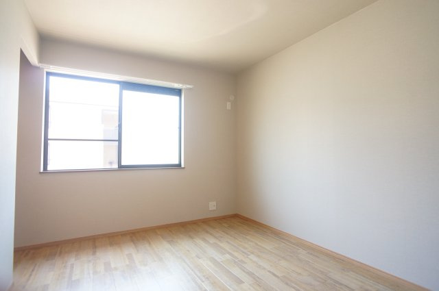 エステートピア学園前Ｂの居間・リビング