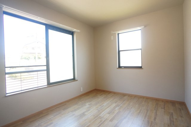 エステートピア学園前Ｂの洋室