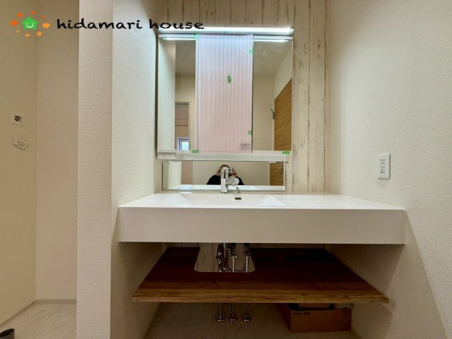 上尾市小泉3丁目　新築戸建　ブルーミング01の独立洗面台