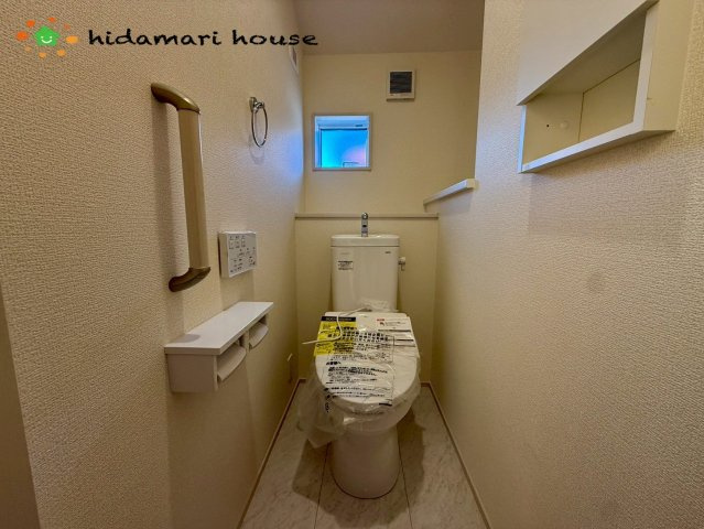 上尾市小泉3丁目　新築戸建　ブルーミング01のトイレ