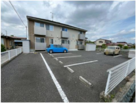 カーサ豊城の駐車場