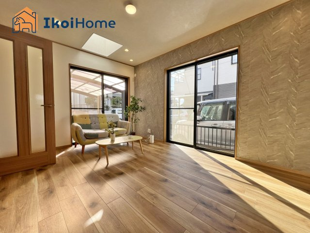 神戸市西区竜が岡2丁目　新築戸建の居間・リビング|【ホームページに現地動画掲載中】●年中無休：当日予約可●LDK12.8帖になります。2面採光！