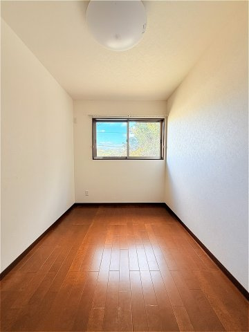 柳島中古戸建の洋室