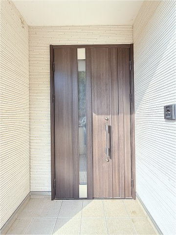 柳島中古戸建の玄関