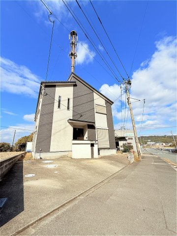 柳島中古戸建の前面道路含む現地写真