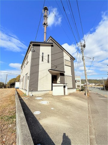 柳島中古戸建の前面道路含む現地写真