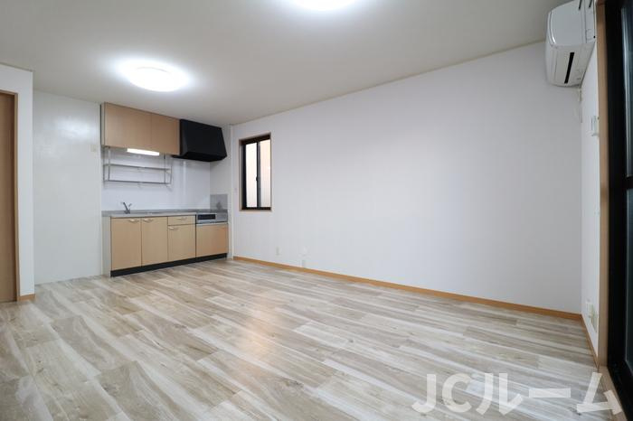 ロイヤルタウン寺町 六番館の居間・リビング