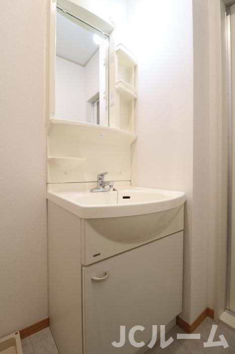 ロイヤルタウン寺町 六番館の洗面所