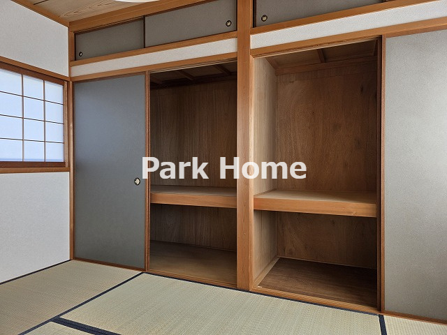高知市春野町緑ヶ丘9丁目　中古戸建ての収納|２F:6和室・押入