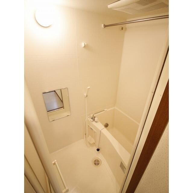 アンプルール　フェール　北戸田の浴室