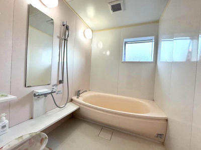 【浴室】 | 鉄骨＆木造旅館　カーポートタイプ駐車場