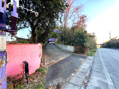 【周辺】 | 鉄骨＆木造旅館　カーポートタイプ駐車場